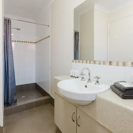 Peoples Park Apartment Coral Bay Exterior photo
